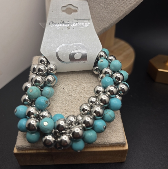Crystal Avenue Jewelry - Turquoise and Silver Beaded Bracelet (2281)